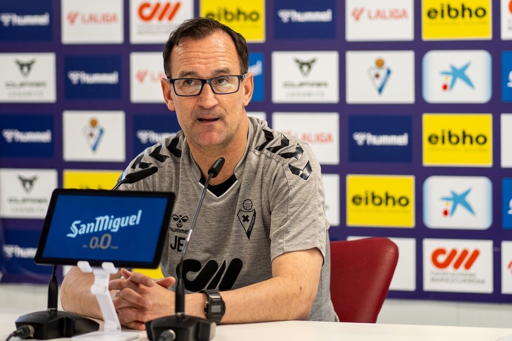 Joseba Etxeberriak kontratua luzatuko du Eibar KE-rekin