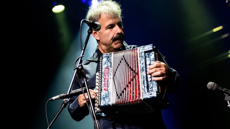Joseba Tapia: “Aspaldiko gertaerak distortsionatuak iristen dira gure begi-belarrietara”