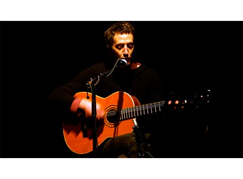 Josu Gil, ‘Nor naiz’: “Gure abestiak oso sinpleak dira, baina bihotzak pizteko modukoak”