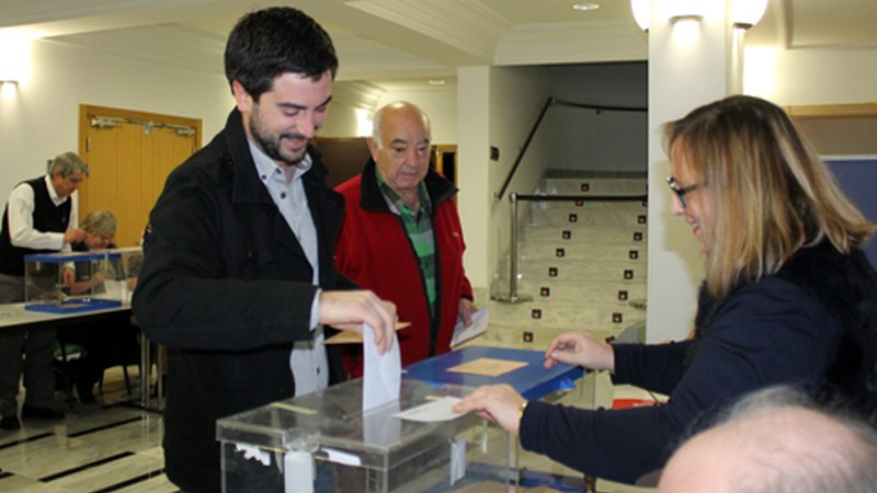 Josu Mendikute (EAJ): "Madrilen gure ordezkaritza zein izango den aukeratzen dugula azaltzen ahalegindu gara"