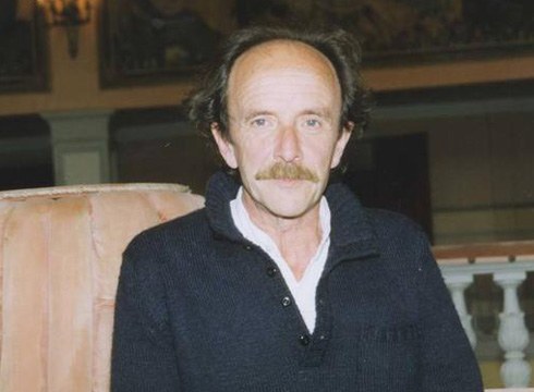 Joxan Artze poeta eta txalapartaria hil da