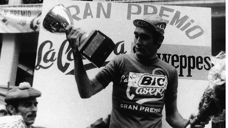 Joxe Aranberrik 1973. urteko Euskal Herriko Itzuliaren berri ematen digu “Errobera Borobil”-en