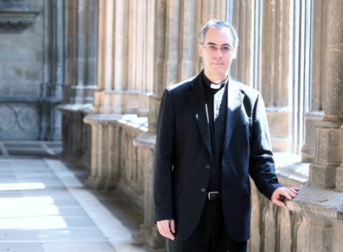 Juan Antonio Aznárez, gotzain laguntzailea: “Eliza oso etxe handia da eta bertan denetarik dago”