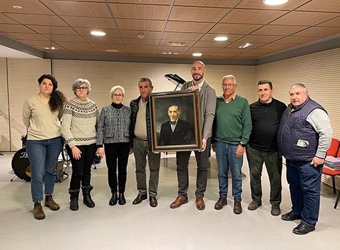 Juan Bautista Gisasolaren familiak musikagilearen erretratua eman dio dohaintzan Udalari