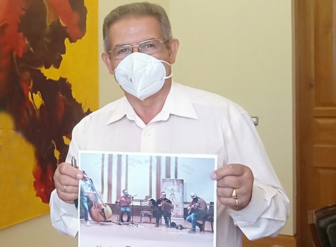 Juan Jose Flores: “Galizian egiten den musika ezagutzera emateko jaialdia da”