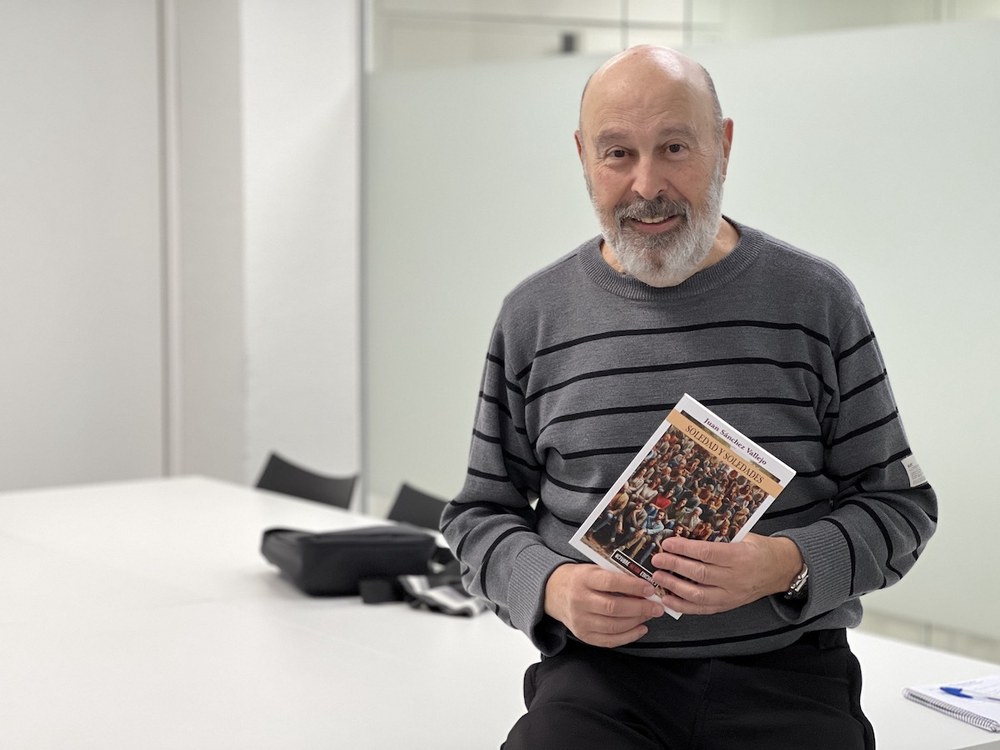 JUAN SANCHEZ VALLEJO: “Jaiotzen garen momentutik bakardadean kokatzen gaituzten egoerak bizi ditugu”