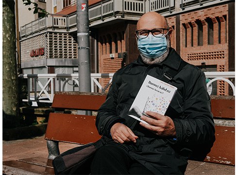 Juan Sanchez Vallejo, psikiatra eta idazlea: “Gazte bat ondo gizarteratzen ez bada, patologia mentalekin amaitzen du ia beti”