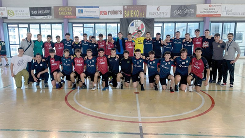 Jubenil mailako mutilen Mek Eibar Eskubaloi taldeak lider amaitu du