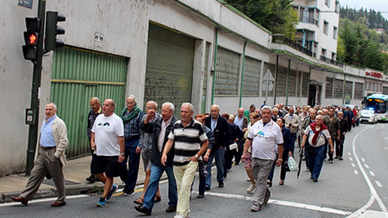 Nagusien birak Eibarko Udaleraino ekarri ditu jubilatuen eskaerak