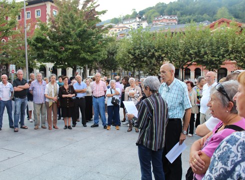 Jubilatuek "pentsioak hobetzea eta agindutakoa betetzea" nahi dute