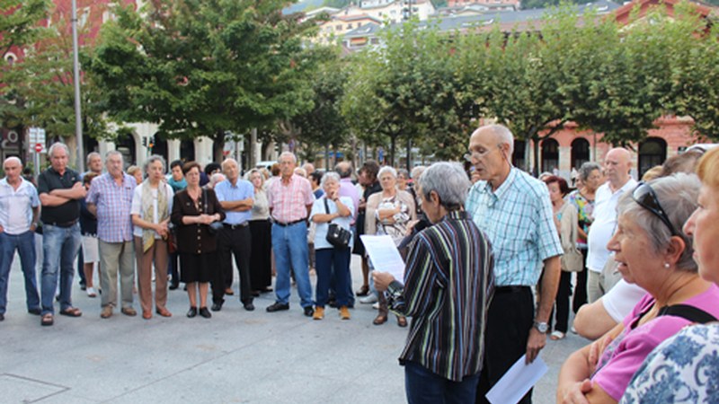 Jubilatuek "pentsioak hobetzea eta agindutakoa betetzea" nahi dute