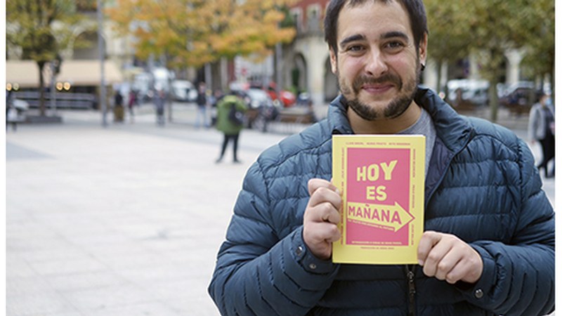 Julen Bollain, ekonomialaria: “Liburua nahi dugun munduaren inguruan hausnartzeko gidalerroa izan daiteke”