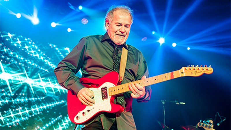 Julio Castejon, Asfalto: “Eremu ez aproposean duintasun osoz aurrera egin du Asfaltok”