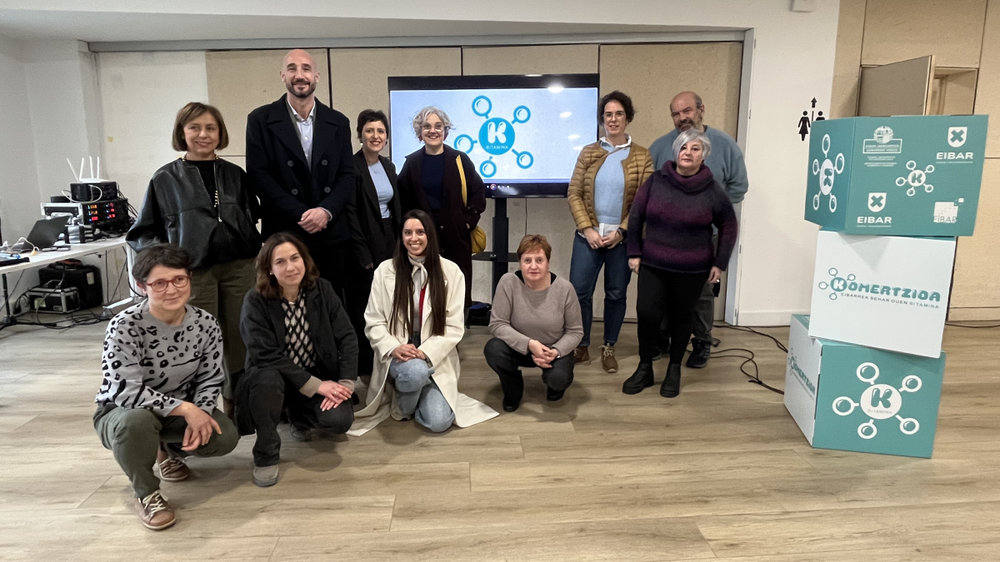 ‘K-BITAMINA – Eibarrek behar duen bitamina’ kanpaina aurkeztu dute tokiko merkataritzari ikusgarritasuna emateko