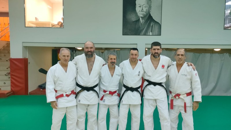 Kalamua Judo Taldeko kideek gerriko beltz eta dan gehiago lortu dituzte