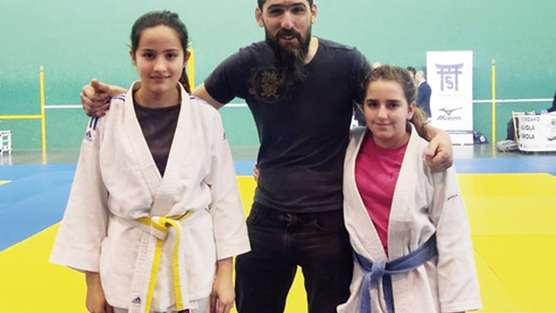 Kalamua taldeko bi ordezkari alebin mailako Gipuzkoako txapelketan