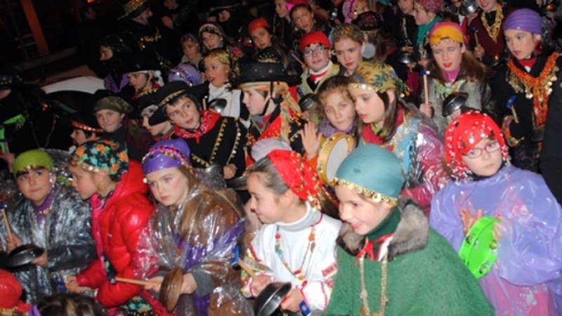 Kaldereroen kalejirak eta dantzek girotuko dute Barixaku Erregularra