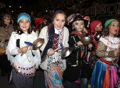 Kaldereroen kalejirarekin hasiko da Aratosteek beteko duten asteburuko egitaraua