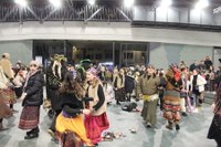 Kaldereroen kantu eta dantzek Errebal Plazia bete dute