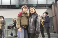 Kaldereroen kantu eta dantzek Errebal Plazia bete dute