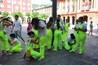 Kaleak hartu dituzte kuadrillek, Ustekaberen doinuekin Kaleak hartu dituzte kuadrillek, Ustekaberen doinuekin