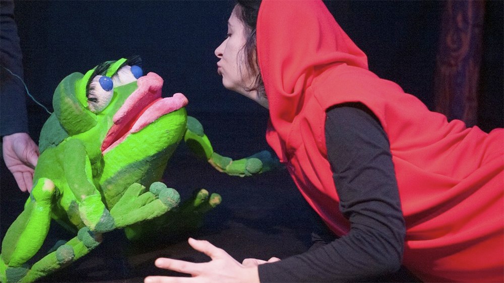 "Kalean otso etxean uso" ipuin-kontakizuna aurkeztuko du Patata Tropikala antzerki laborategiak Zapatuko Ipuinean