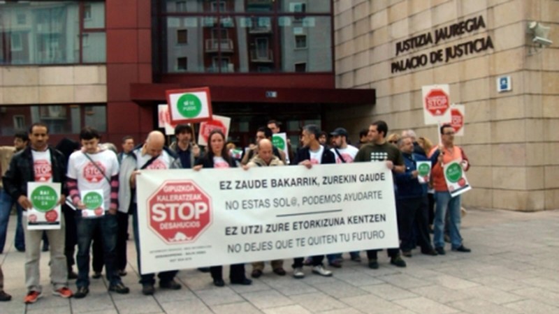 Kaleratzeak Stop plataformak elkarretaratzea deitu du barixaku goizerako