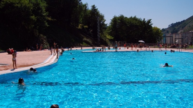 Kanpoko igerilekua zapatuan zabalduko dute