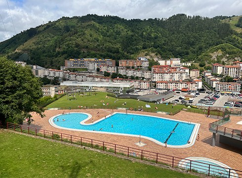 Kanpoko igerilekuak hilaren 17ra arte egongo dira zabalik