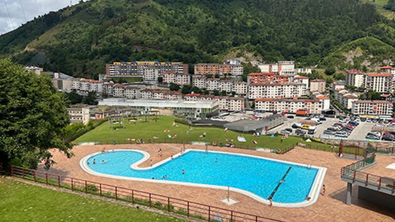 Kanpoko igerilekuak hilaren 17ra arte egongo dira zabalik