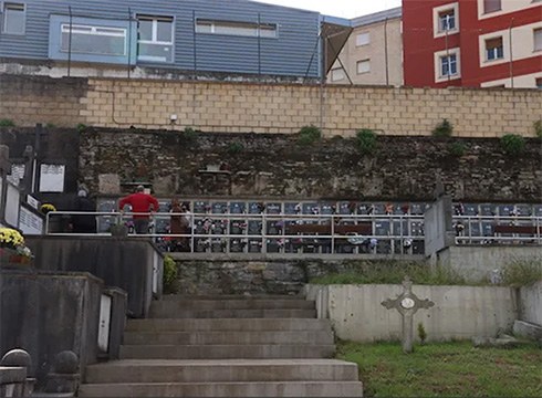 Kanposantua egun osoan zabalduko dute, bihar Domu Santu eguna dela eta