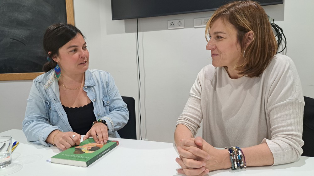 Karmele Jaio izan da apirileko Harixa Emoten saioan