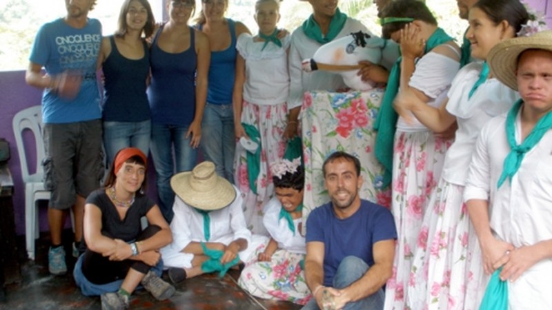 Kartel bat egin eta… Ameriketara!