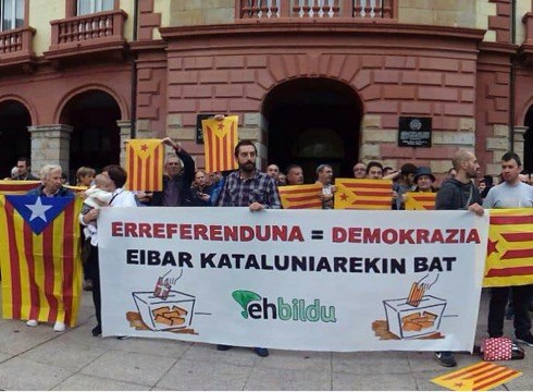 Kataluniako erreferendumari babesa azaldu diote eibartar askok