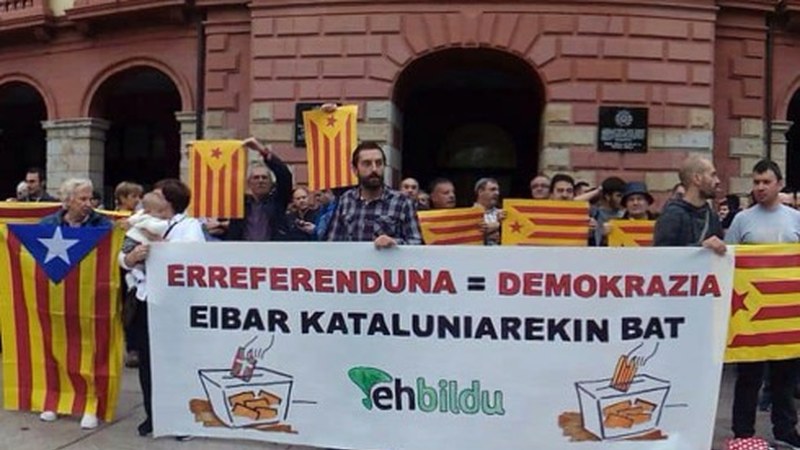 Kataluniako erreferendumari babesa azaldu diote eibartar askok