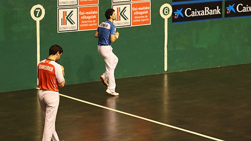 Katedraleko jaialdia bertan behera hezetasunagatik