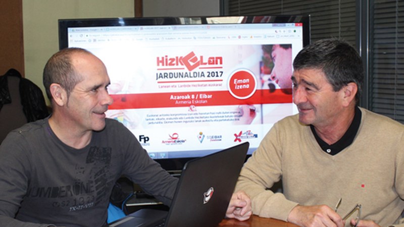 Kepa Altube eta Joxe Mari Ulazia: "Enpresa eta Lanbide Heziketa euskalduntzeko bilgunea da HIZKELAN”
