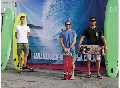Kepa Lores, Ander Alberdi eta Iñaki Zabala, surflariak: “Debabarrenean surf harrobia sortu nahi dugu”