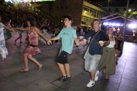 Kezka Dantza Taldeak soka dantza egin zuen sanjuanetako omenduekin