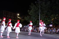 Kezka Dantza Taldeak soka dantza egin zuen sanjuanetako omenduekin
