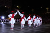 Kezka Dantza Taldeak soka dantza egin zuen sanjuanetako omenduekin