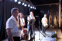 Kezka Dantza Taldeak soka dantza egin zuen sanjuanetako omenduekin