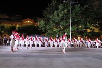 Kezka Dantza Taldeak soka dantza egin zuen sanjuanetako omenduekin