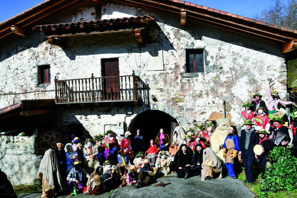 Kezka Dantza Taldearen koko-eskearekin eta koko-dantzekin hasiko dira bihar Aratosteak