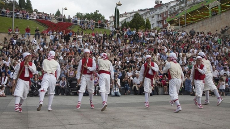 Kezkako 130 ikaslek jardungo dute gaur Dantzari Egunean