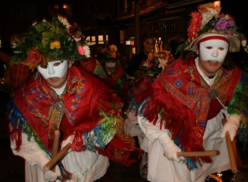 Kezkako koko-dantzariak Italiarako bidean