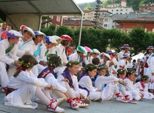 Kezkarekin euskal dantzak ikasteko matrikulazioa