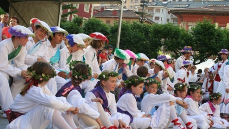 Kezkarekin euskal dantzak ikasteko matrikulazioa