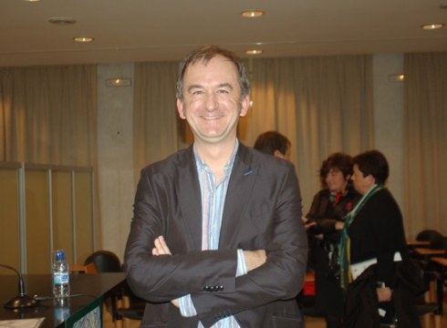 ‪Kike Amonarriz‬, soziolinguista eta aurkezlea: "Euskeraz ez dakitenek ere hizkuntza transmititu dute"