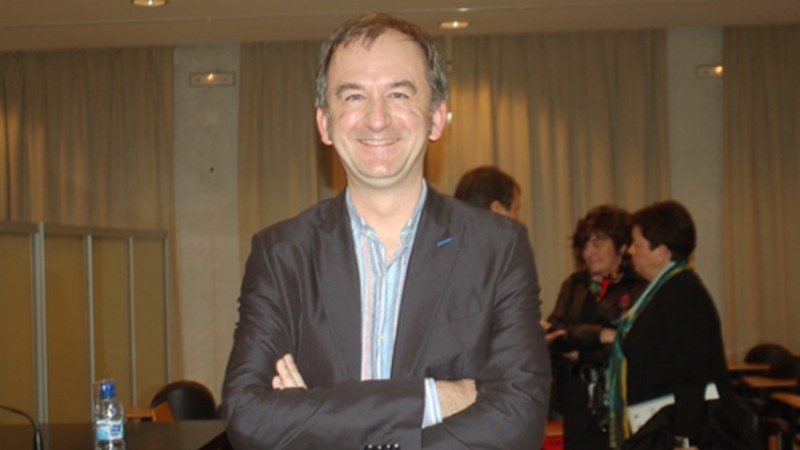 ‪Kike Amonarriz‬, soziolinguista eta aurkezlea: "Euskeraz ez dakitenek ere hizkuntza transmititu dute"